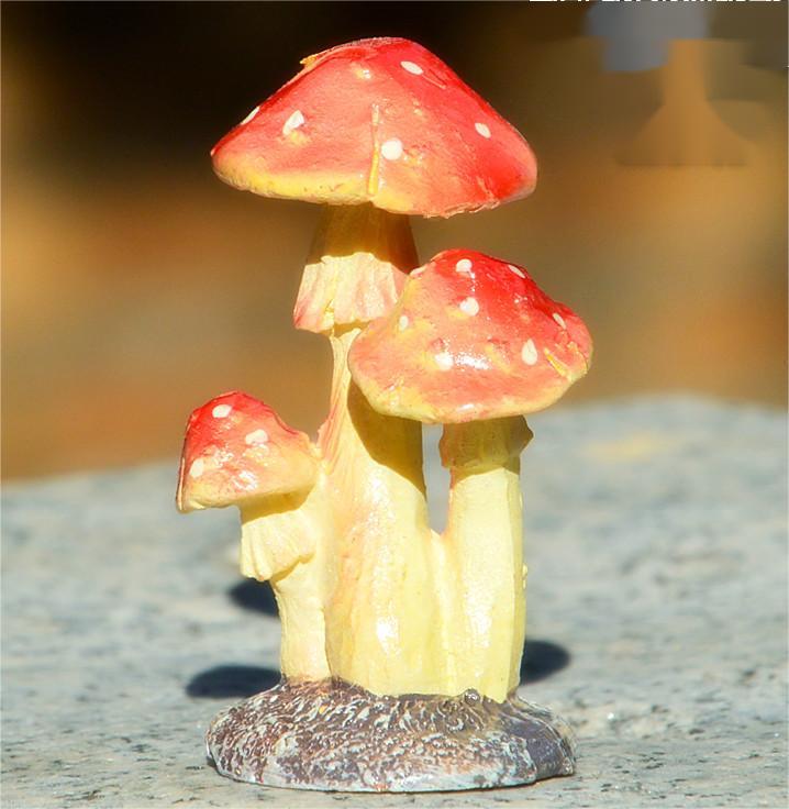 L Red threeheaded Mushroom