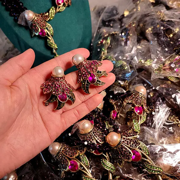 Vintage Purple Crystal Flowers And Leaves Heavy Industry Necklace