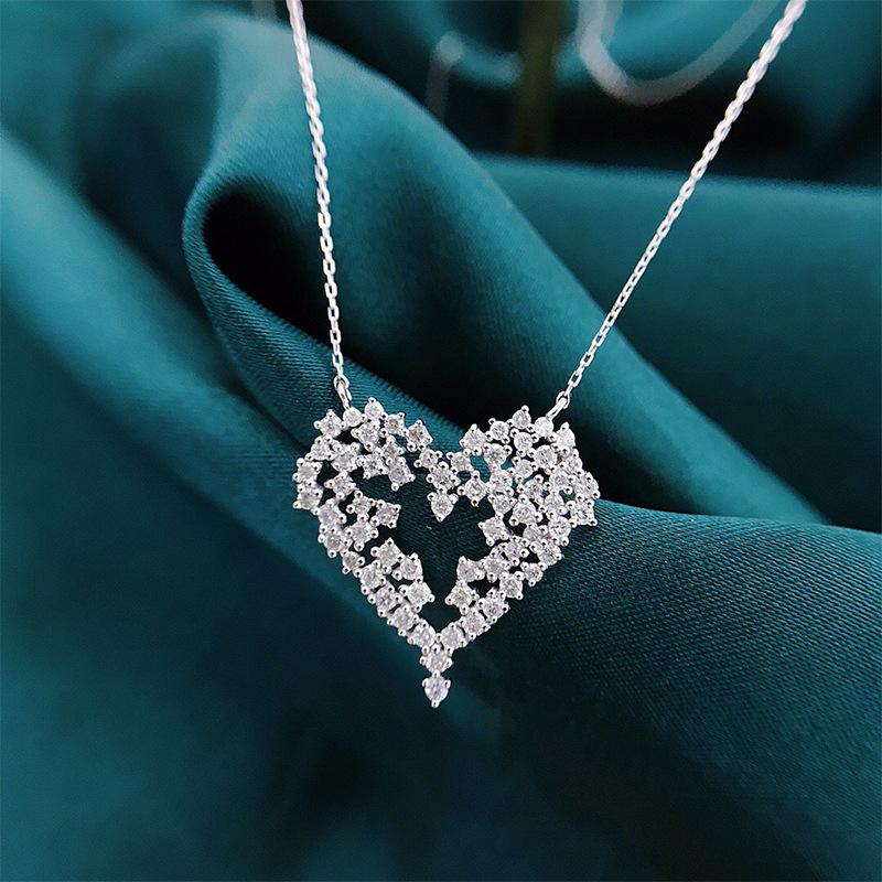 Full Diamond Love Heart-shaped Necklace Luxury Micro-inlaid Imitation Zircon High Carbon