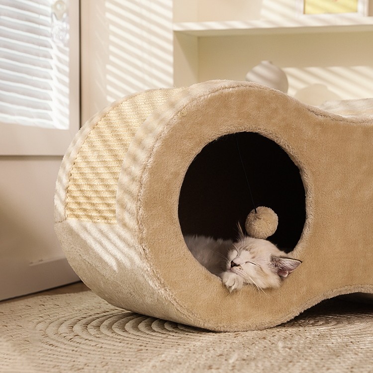 Title 1, Closed Type Warm Cat House In Winter Provides a...