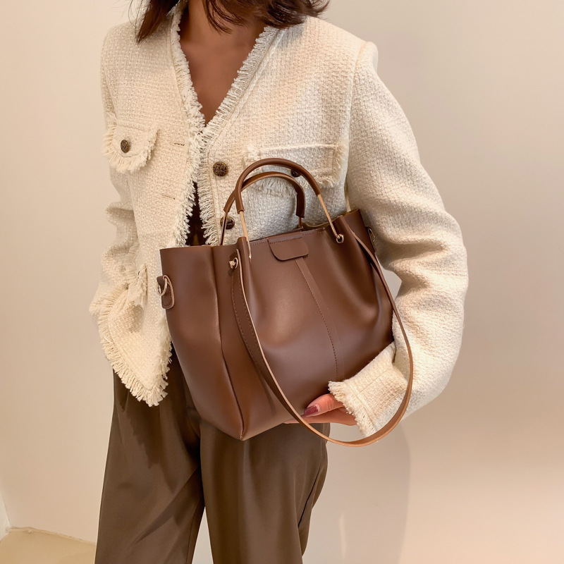 Trendy Special-interest Design Shoulder Messenger Retro Handbag For Women