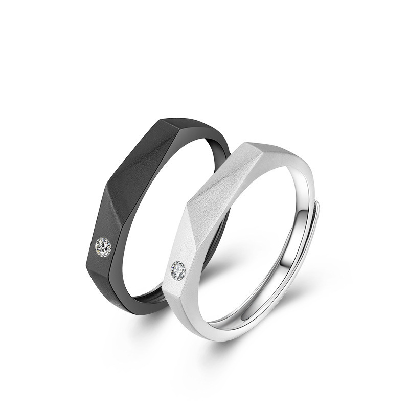 Title 3, Anillos de plata para parejas a distancia