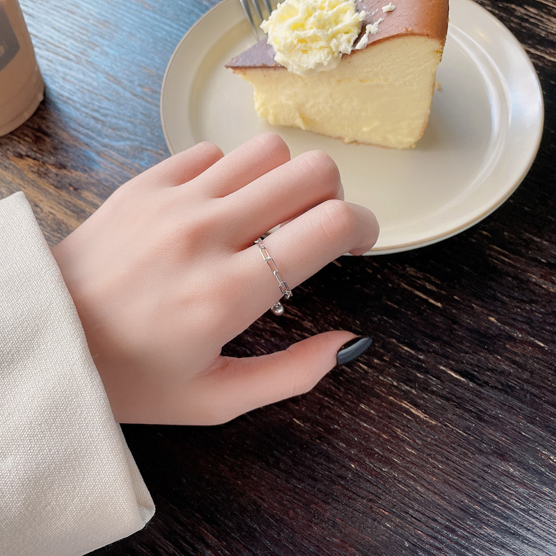 Small Design Sense Temperament Ring