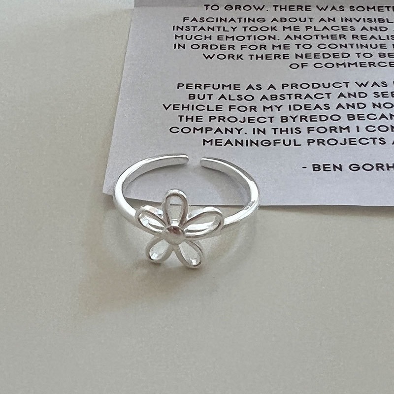 Title 4, 925 Sterling Silver Bright Silver Flower Ring