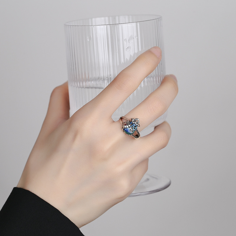 خاتم بتصميم عتيق مزرق ومحترق بنمط الكوي العرقي