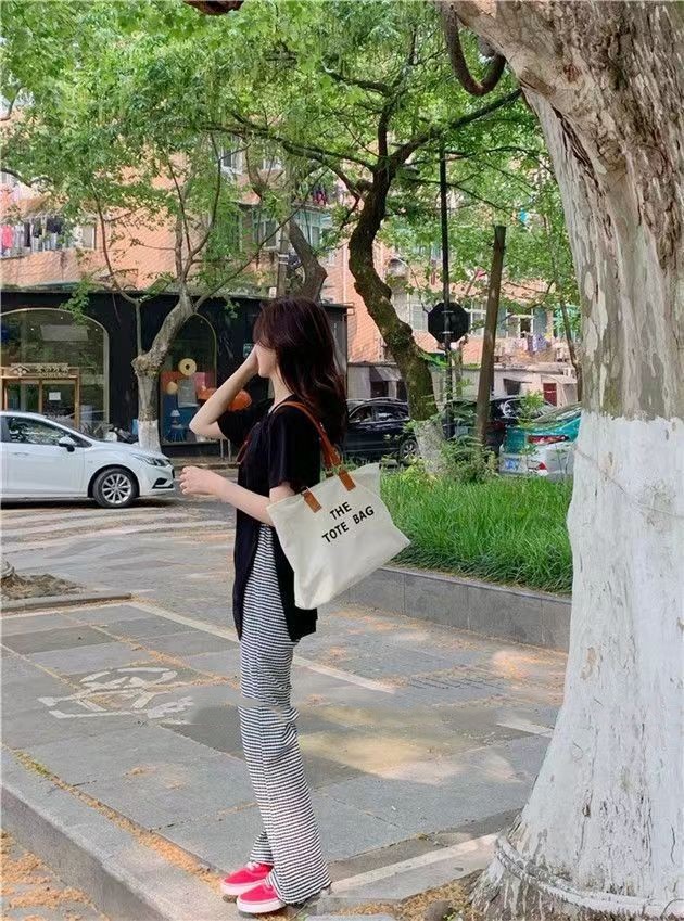 Versatile Women's Large Capacity Canvas Bag