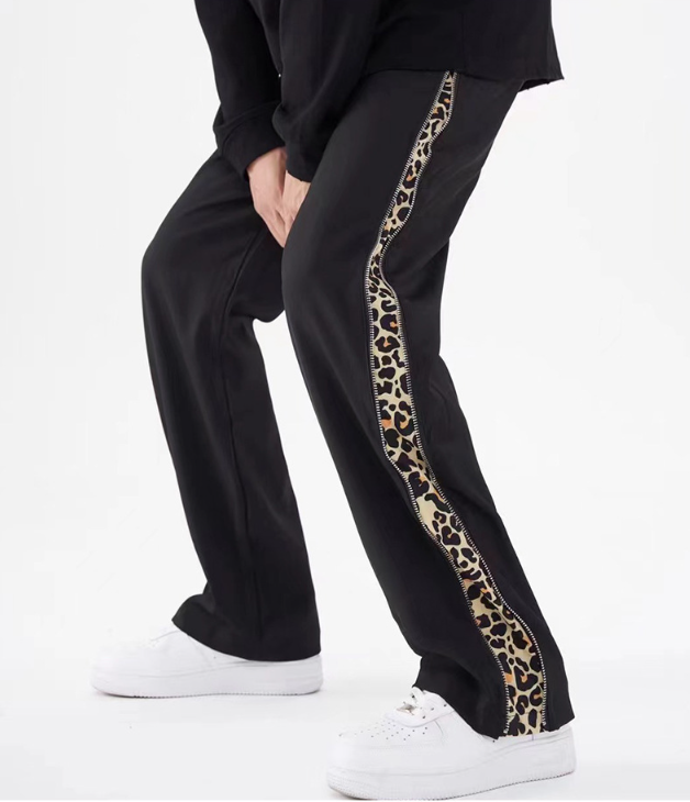 Title 8, Dečije sportske pantalone sa leopard printom i ...