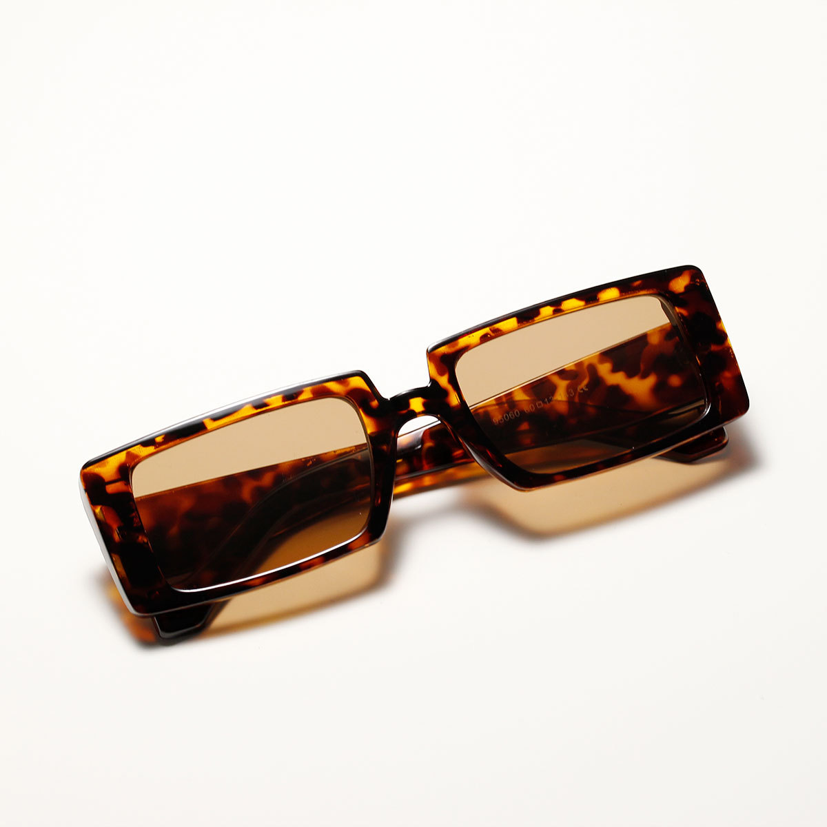 Title 1, Cool black super retro sunglasses