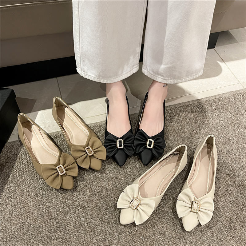 Minimalist Satin Bow Heel Pumps