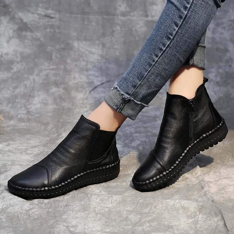Women's Flat Casual Soft-soled Plus Velvet Leather Boots