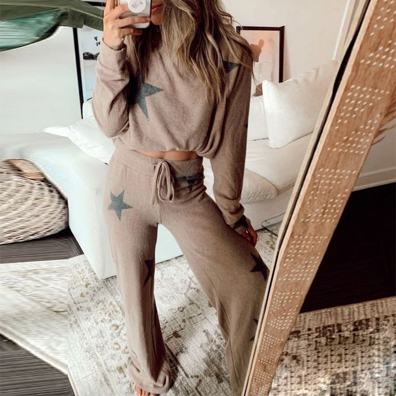 بيجاما نسائية بطبعة بأكمام طويلة لخدمة المنزل