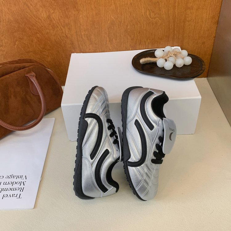 2026 Autumn New Women's Vintage White Sneakers Thick HeightBoosting Sole, Soft Cushioning, Versatile DerbyStyle Casual Shoes