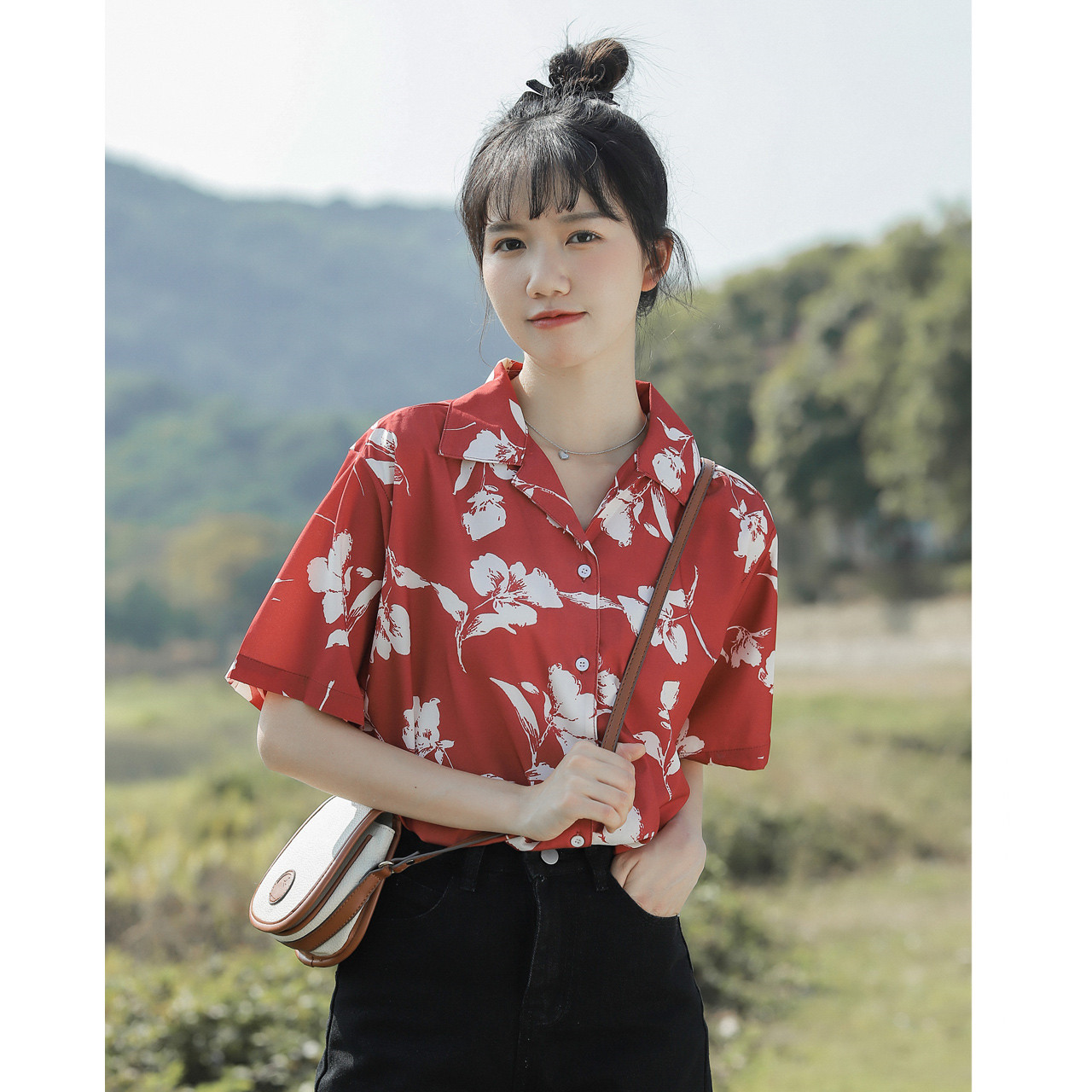 Women's Niche Short Sleeve Shirt Chic Floral Top