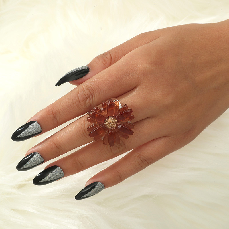 Fashion Retro Geometric Transparent Three-dimensional Flower Ring