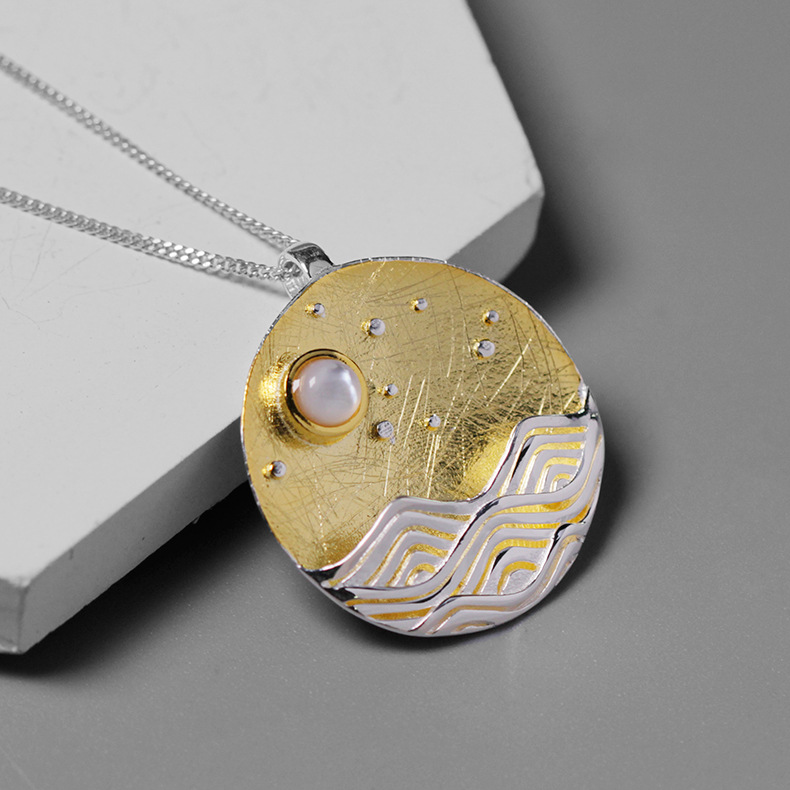 Personalized sun shape pendant necklace