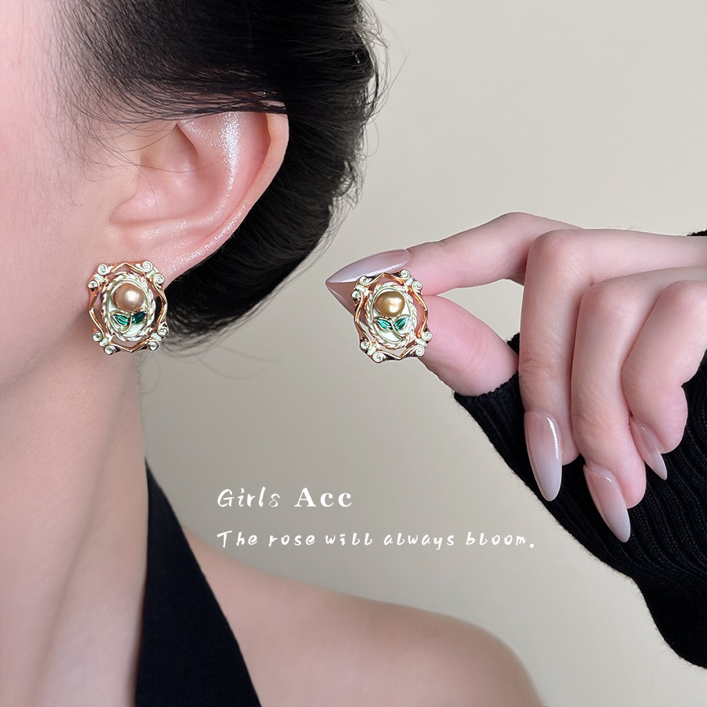 Vintage Faux Pearl Stud Earrings For Women Retro Enamel Flower Earrings Statement Elegant Jewelry