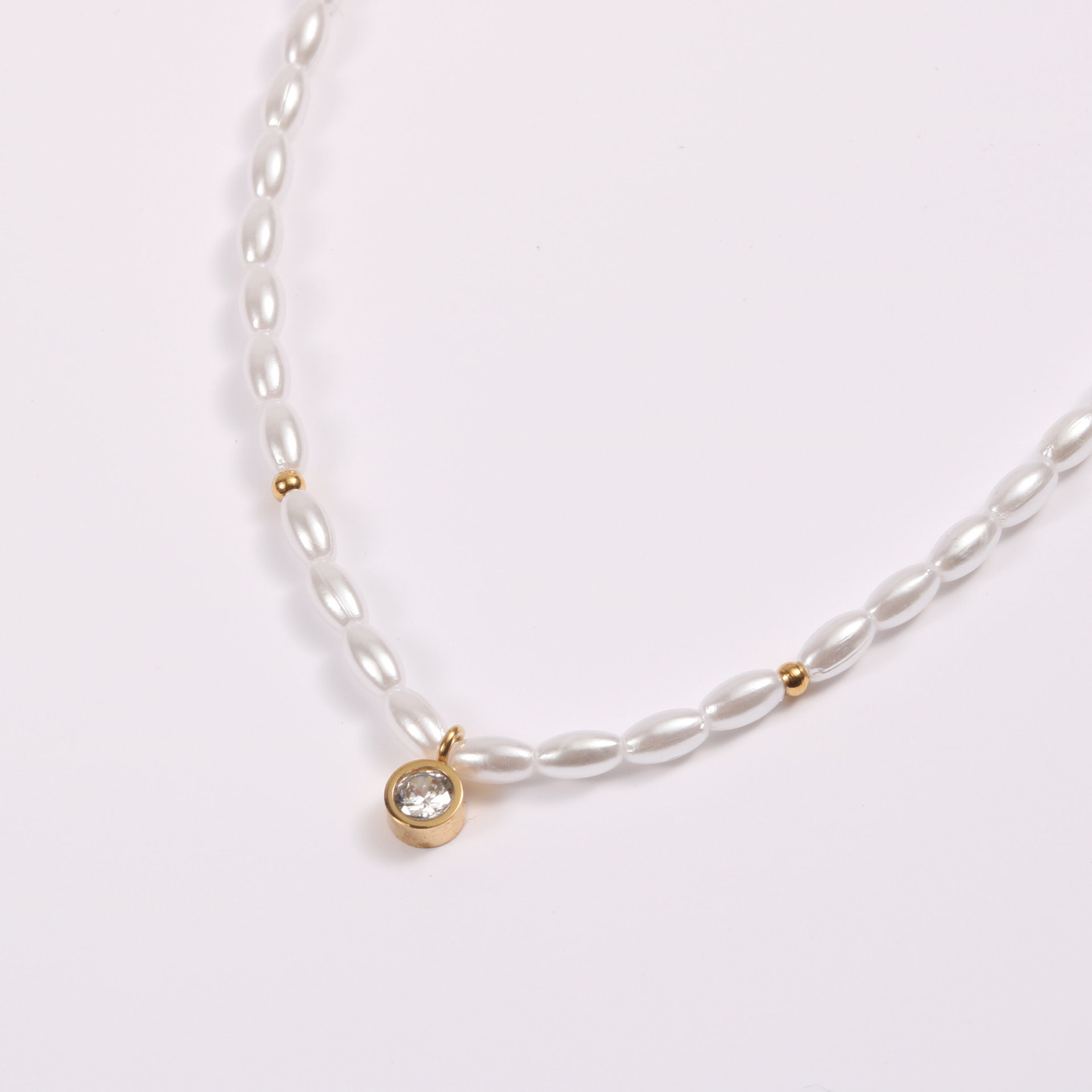 Women's Retro Design Round Diamond Pearl Necklace - 5