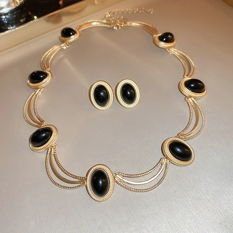 Vintage Gemstone Necklace And Earrings Set Alloy Gem Necklace Sterling Silver Post Stud Earrings Women Is Retro Jewelry