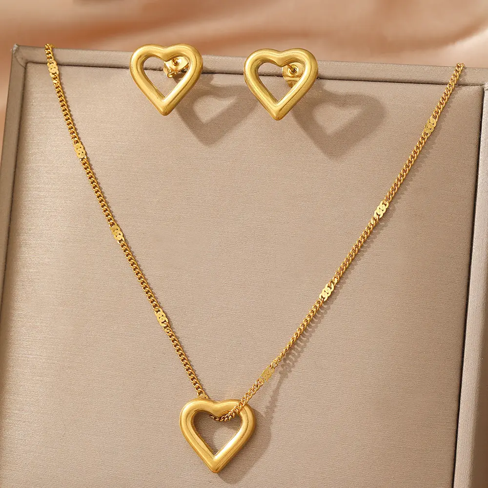 An Elegant Two-piece Jewelry Set