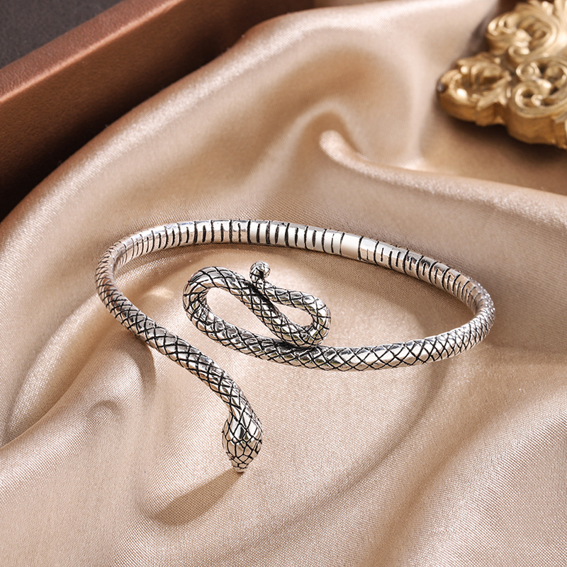 Retro Snake-shaped Bracelet With A Unique Sense Of Design