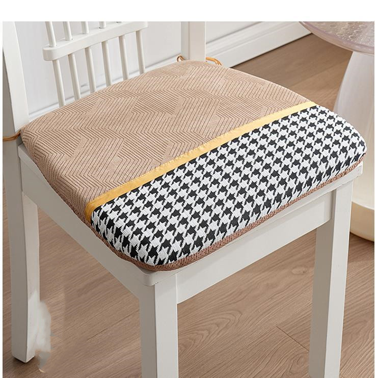 Title 4, Removable And Washable Cushion Houndstooth