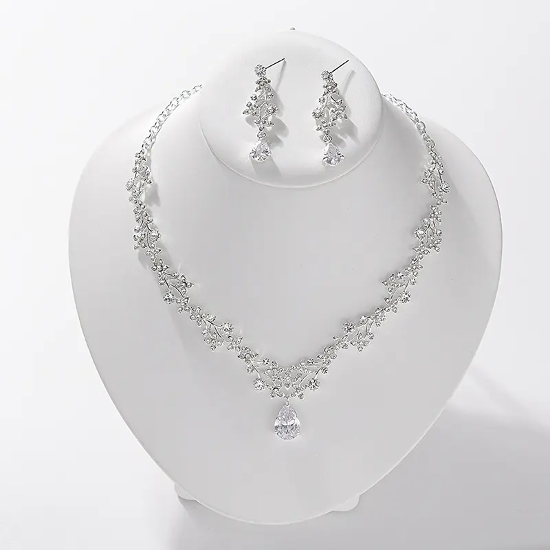 Necklace and Stud Earring Fashion Jewelry Set for Women