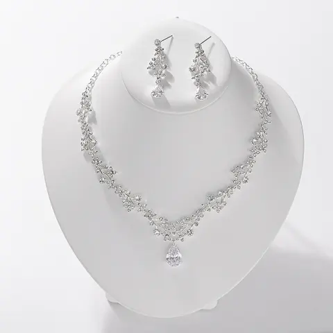 Necklace and Stud Earring Fashion Jewelry Set for Women