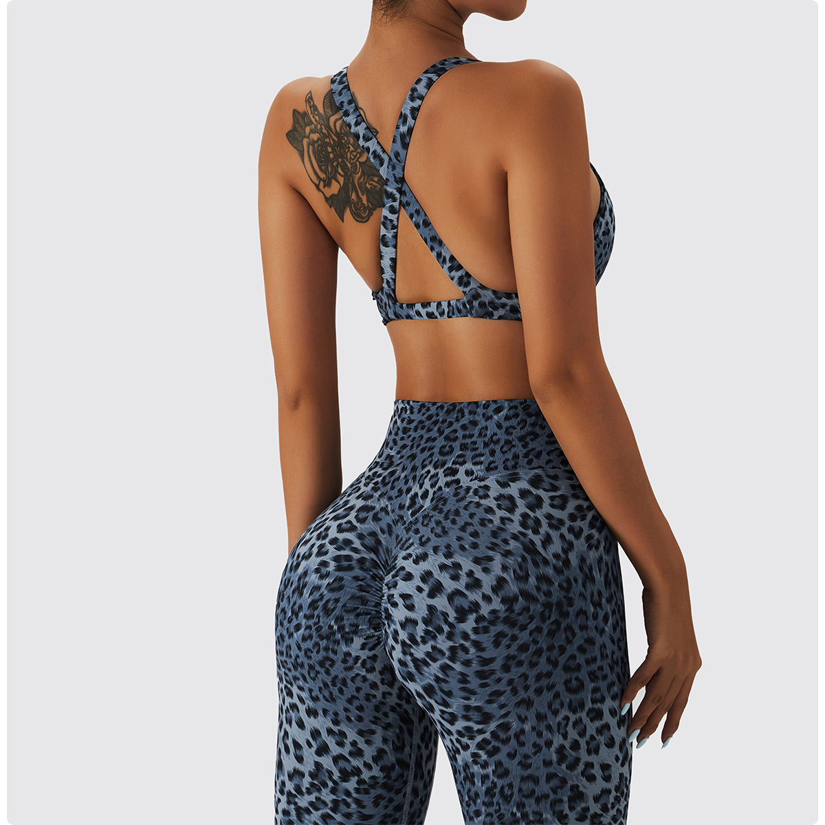 Title 6, Ropa de yoga nude feel con estampado de leopard...