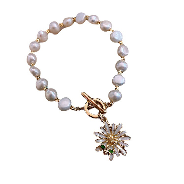 Title 1, Pearl Little Daisy Bee Bracelet Girl