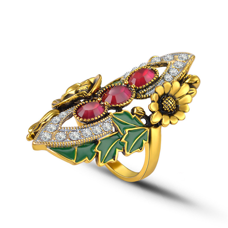 Exaggerated Gold-plated Color Separation Court Gemstone Ring Clothing Accessories
