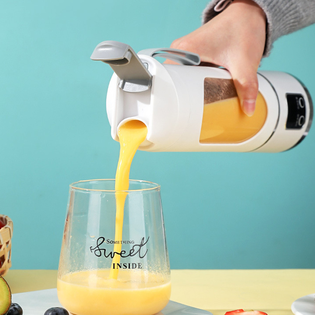 Portable USB Rechargeable Juicer Cup Electric Mixer Blender Smoothie Maker 450ml — image 9
