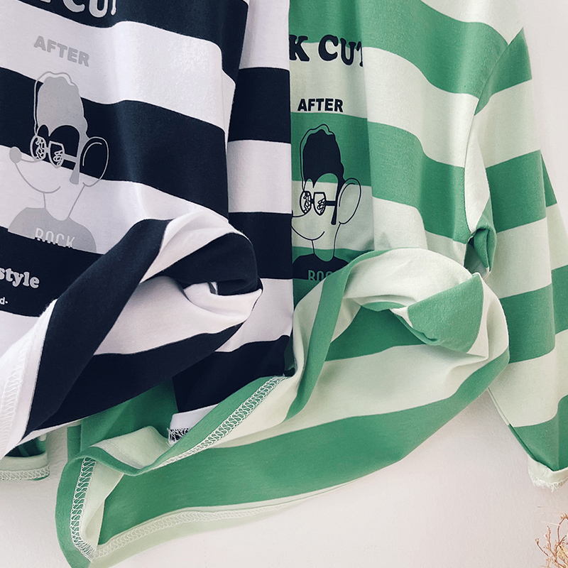 قميص أولاد مخطط بأكمام طويلة خفيفة