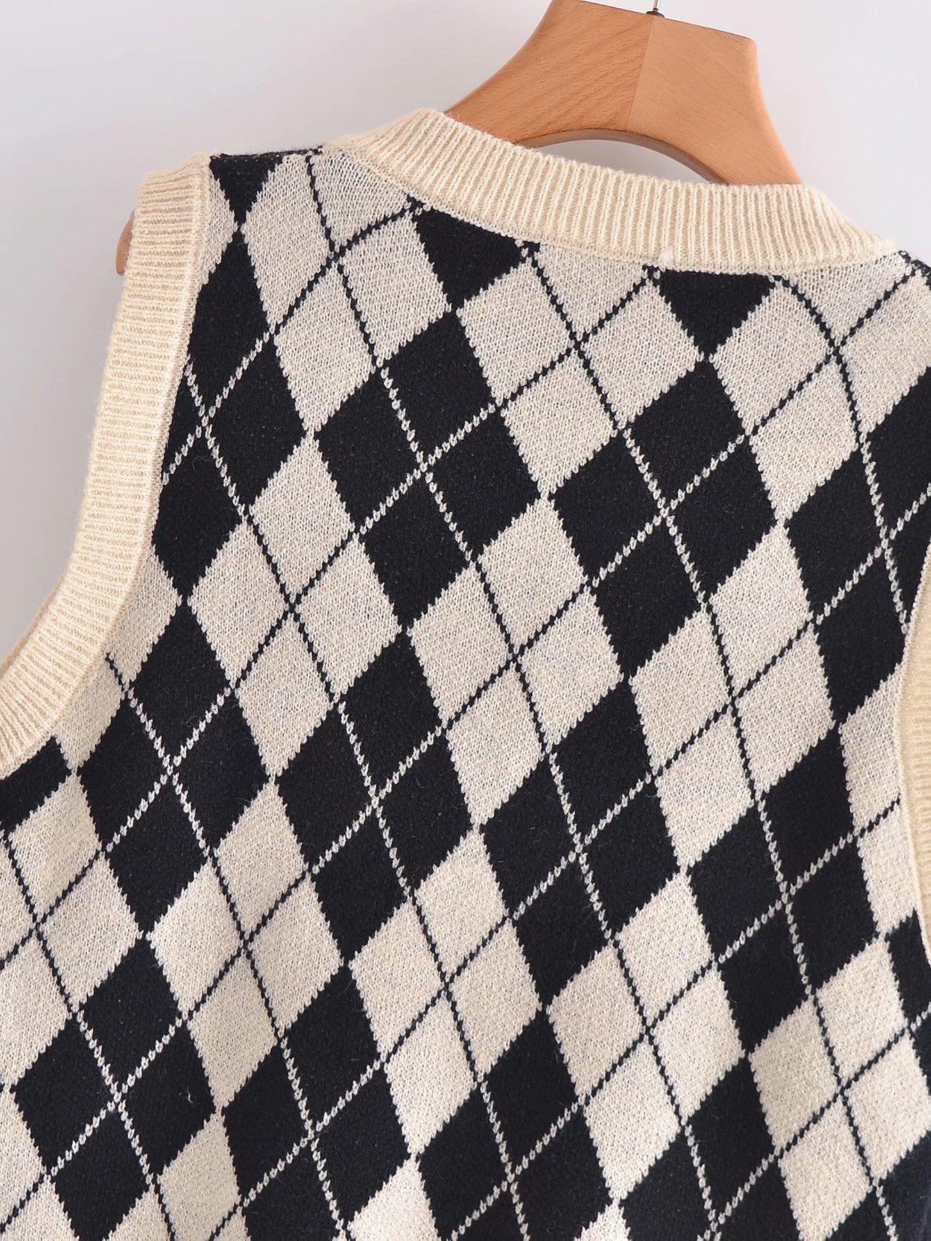 Title 7, Diamond Check V-neck Sleeveless Knit Top And Ve...