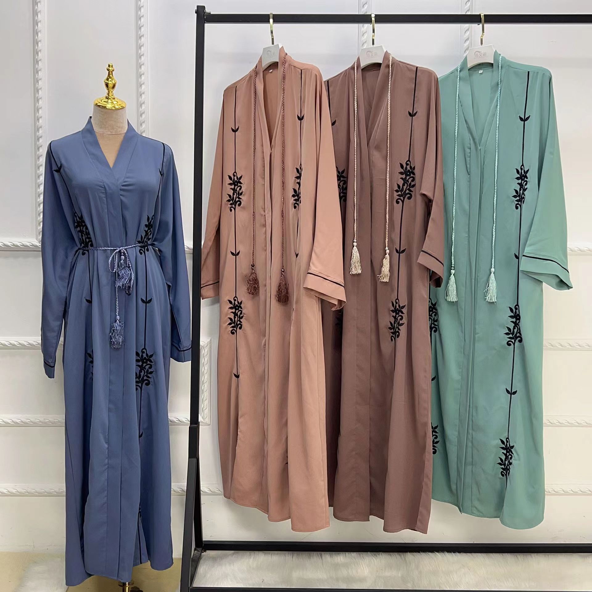 Ethnic Banquet Dress Solid Color Embroidered Cardigan — image 1