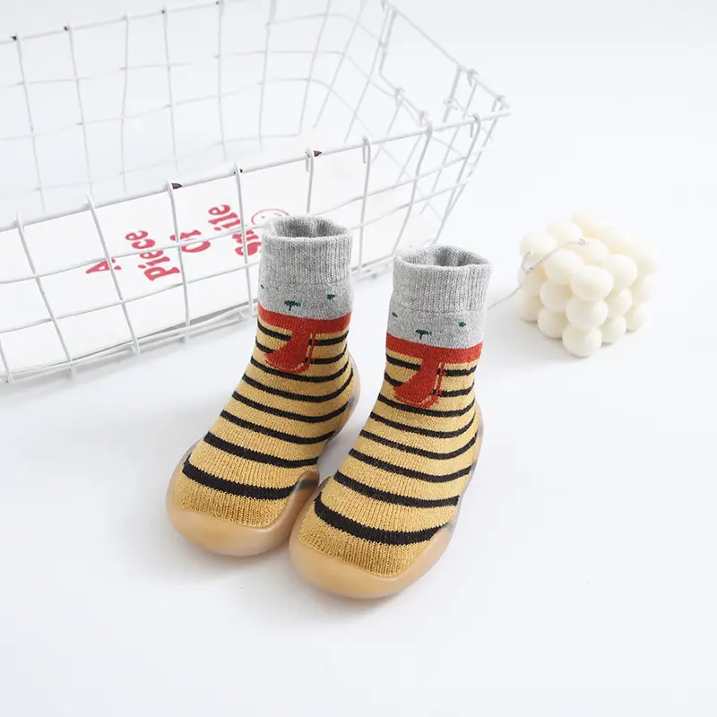 Thickened Warm Children's Autumn And Winter Non-slip Soft Sole Shoes And Socks