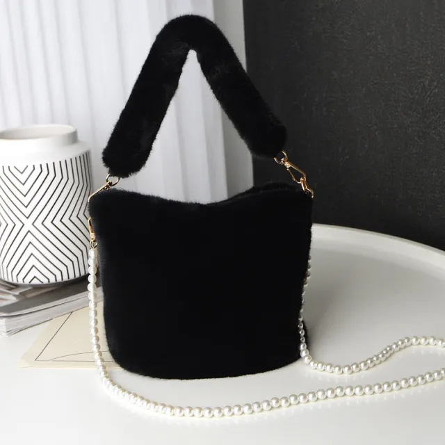 Checkerboard Plush Bucket Bag With Pearl Chain Design Winter Fashion Luxury Handbags For Women Personalized Shopping Shoulder Bags Black - Shop at LoveMi