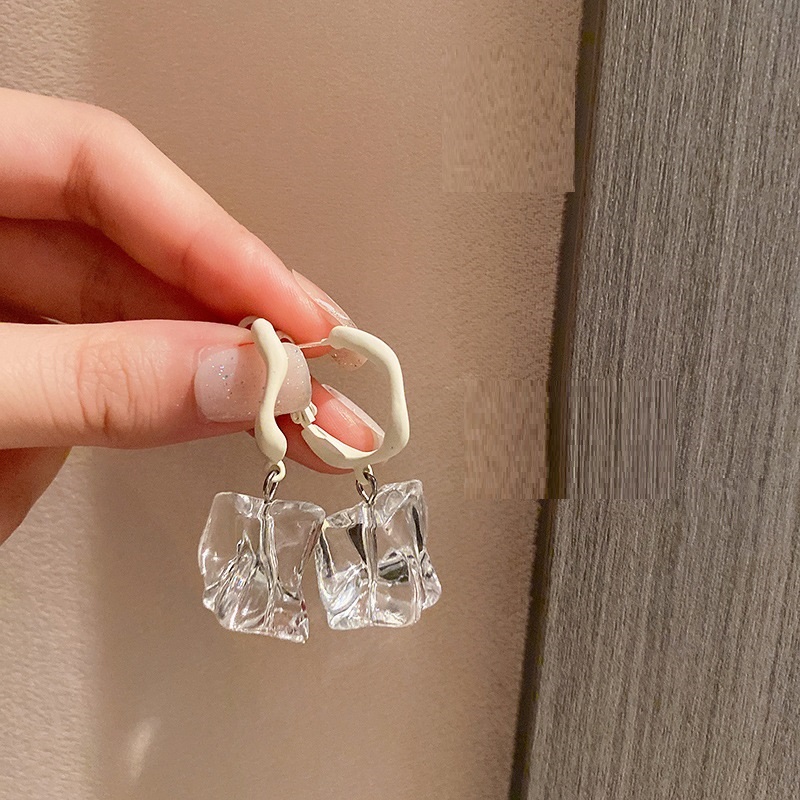Alloy Baroque Irregular Clear Acrylic Earrings