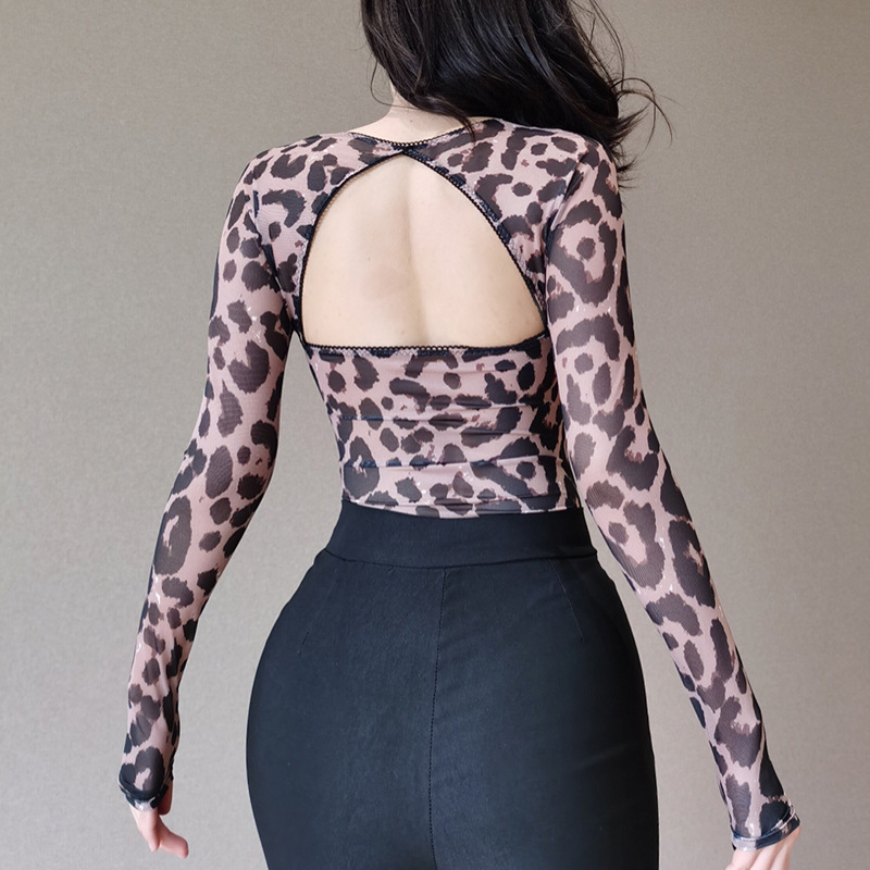 Title 7, Vintage Leopard Print One-piece Bottoming Shirt