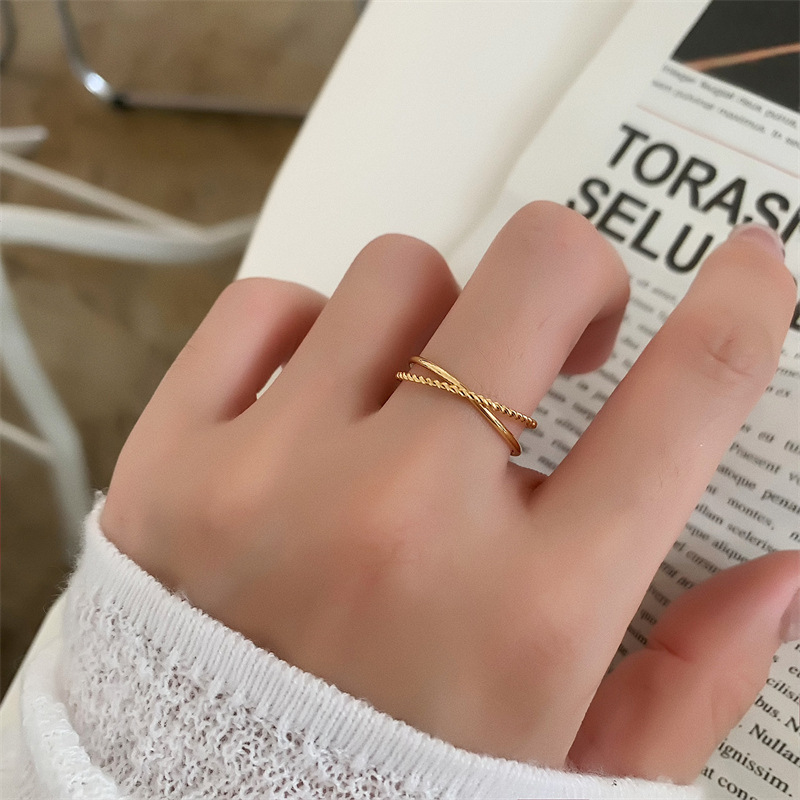 خاتم ستانلس ستيل مطلي بالذهب عيار 18 للنساء بتصميم شخصي