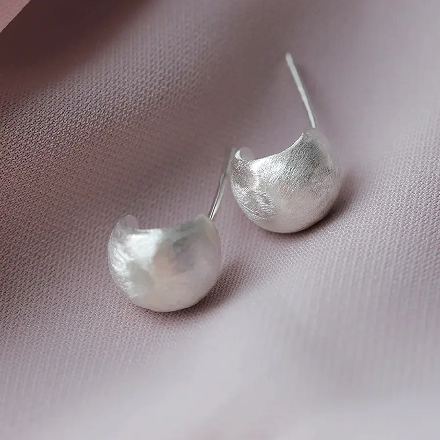 Simple And Versatile Ear Jewelry Girl