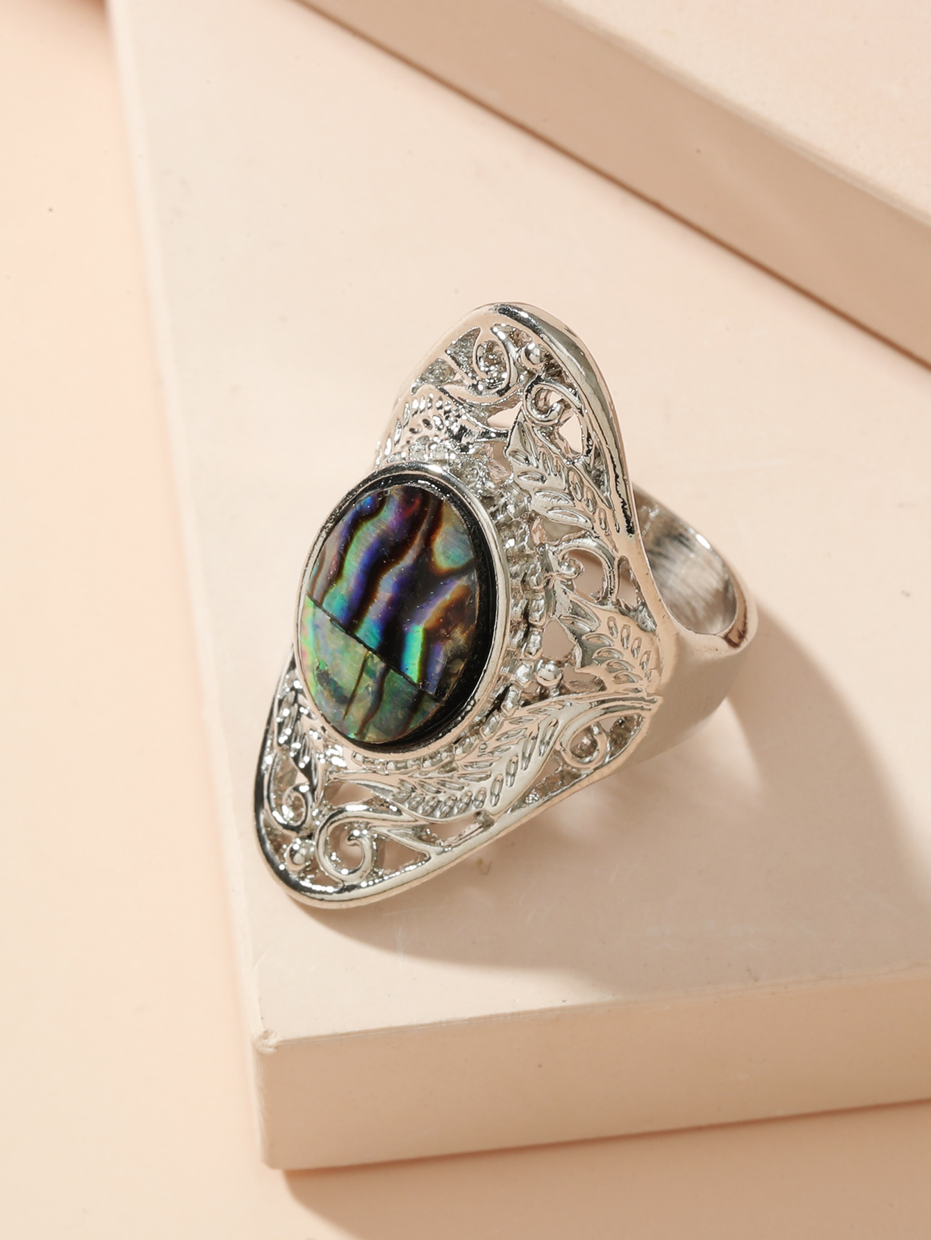 Ring Women Fashion Exaggerated Creative Leaf Through Flower Ring