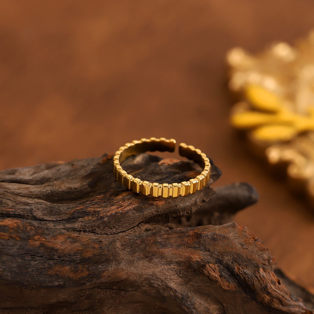 Bold Wide Band Clover Open Ring, Stainless Steel Leaf Ring, Minimalist Niche Design thumbnail 7