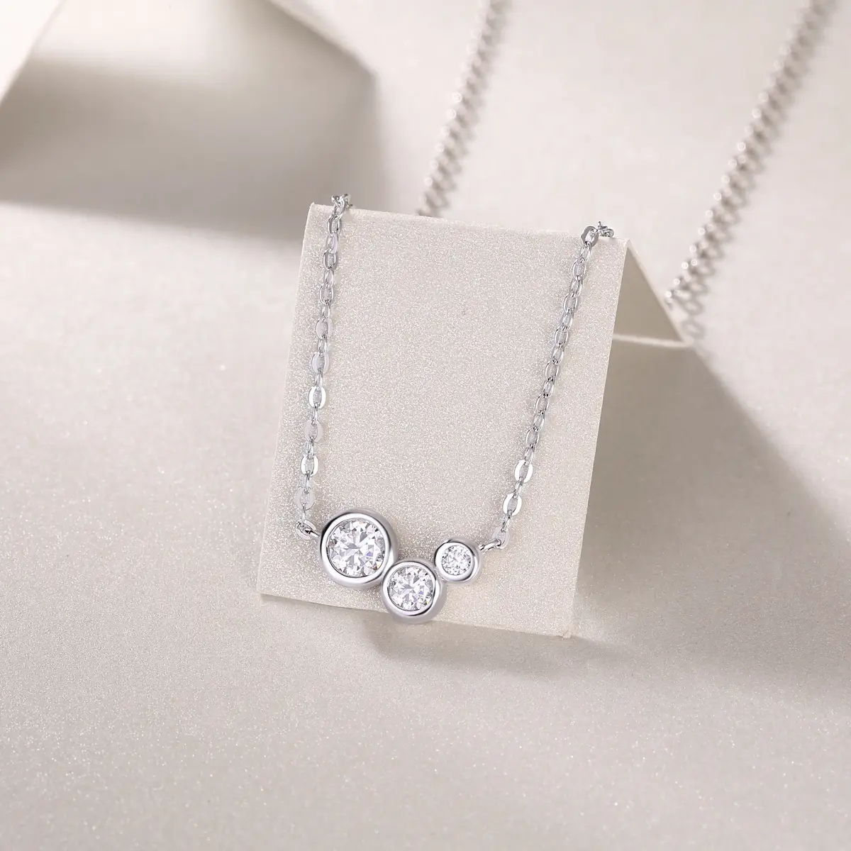 1White Dew - A Fashionable And Luxurious Diamond Jewelry Pendant Set With Moissanite S925 Sterling Silver Prohibit Tk Sales