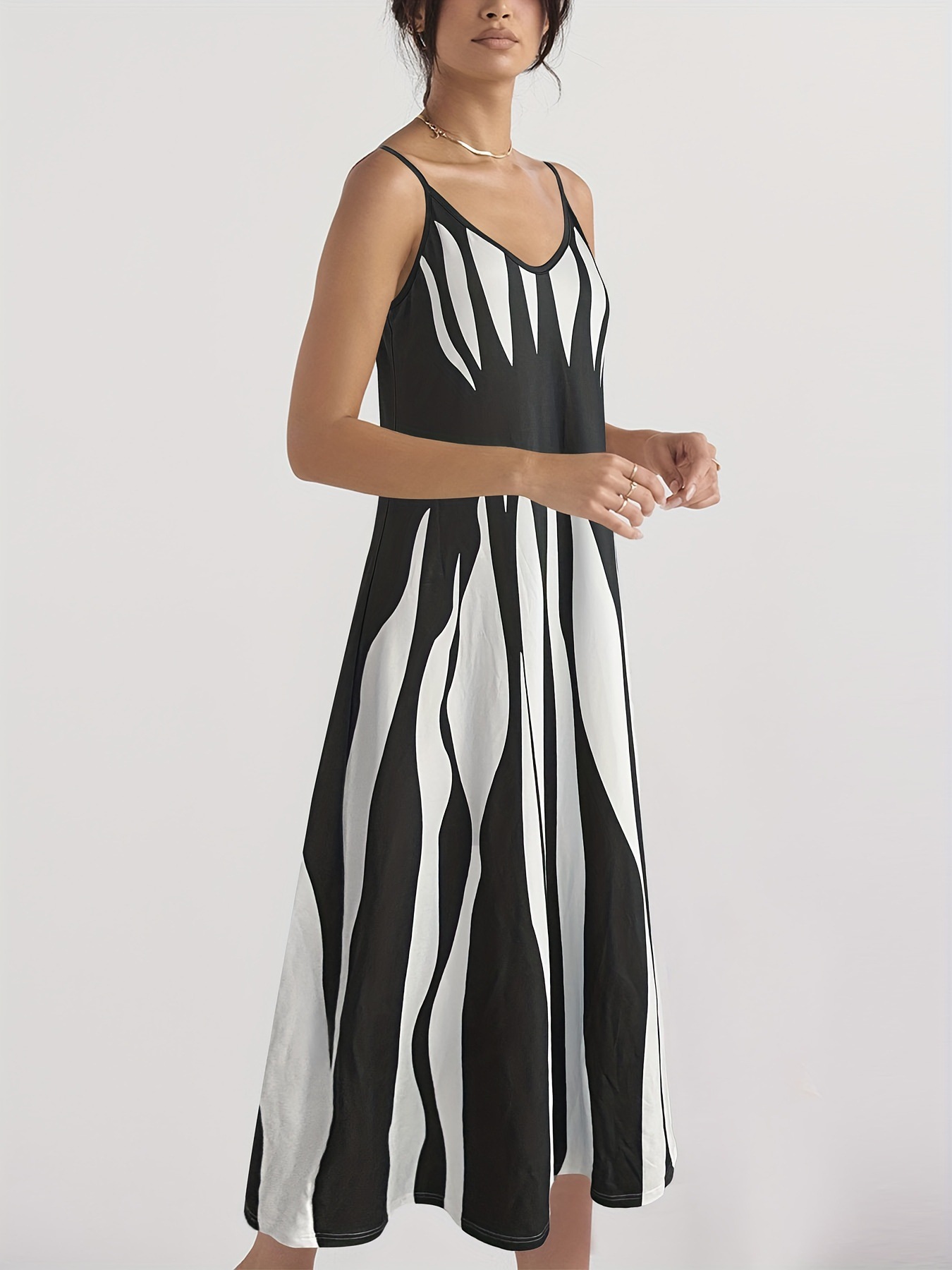 Buy Women's Clothing Online | Buy Trending Dresses for Women