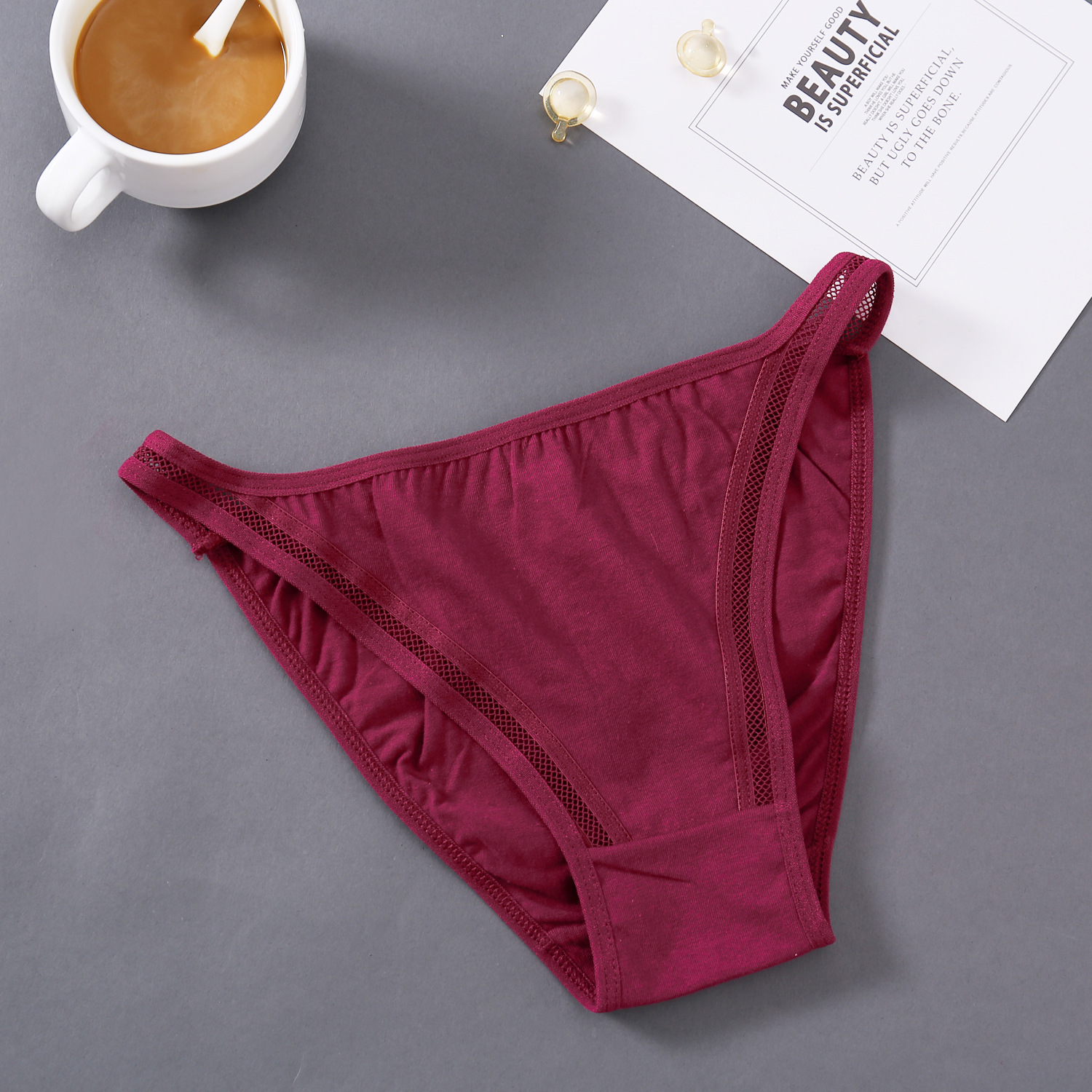 Title 9, Solid color female briefs