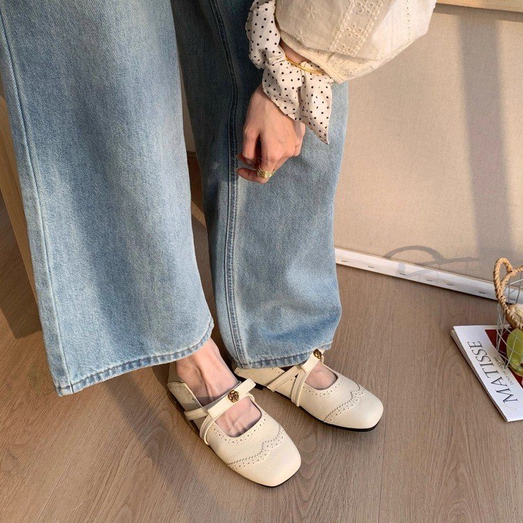 Women Brogue Carved Mary Jane Flats Square Toe Single Strap Metal Flower Buckle Soft Faux Leather Retro British Vintage Ballet Flat Pumps Daily Office Casual Dress Shoes 1