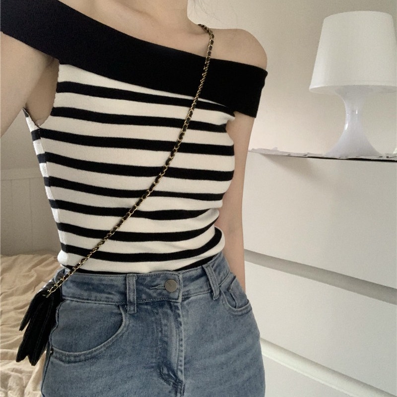 Women's Contrast Color Striped Cropped Slim Knitted Sweater