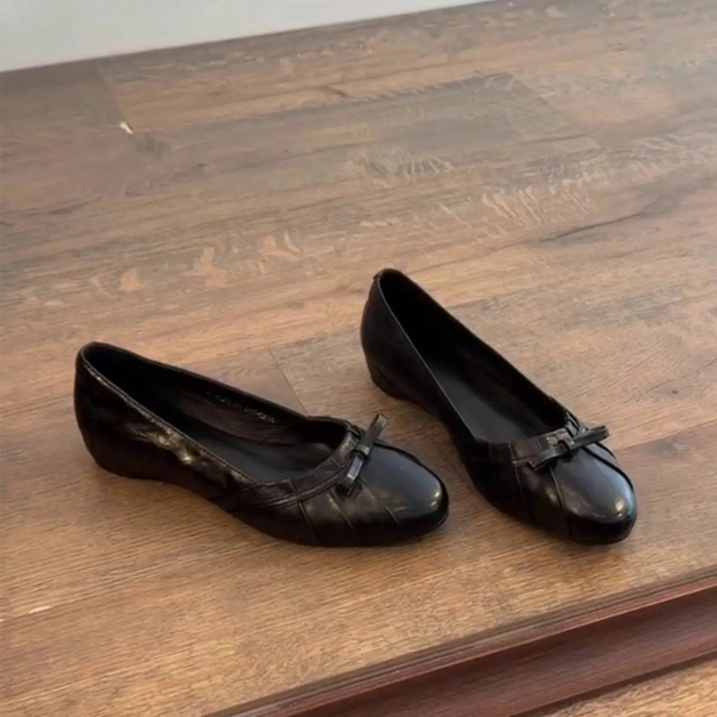 Women's Round Toe French Bow Shallow Mouth Ballet Shoes Commuter Versatile Slip On Inner Height Increasing Single Shoes