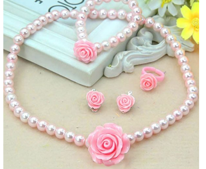 Hot Selling Strawberry Pearl Necklace Bracelet Ring Three Piece Set