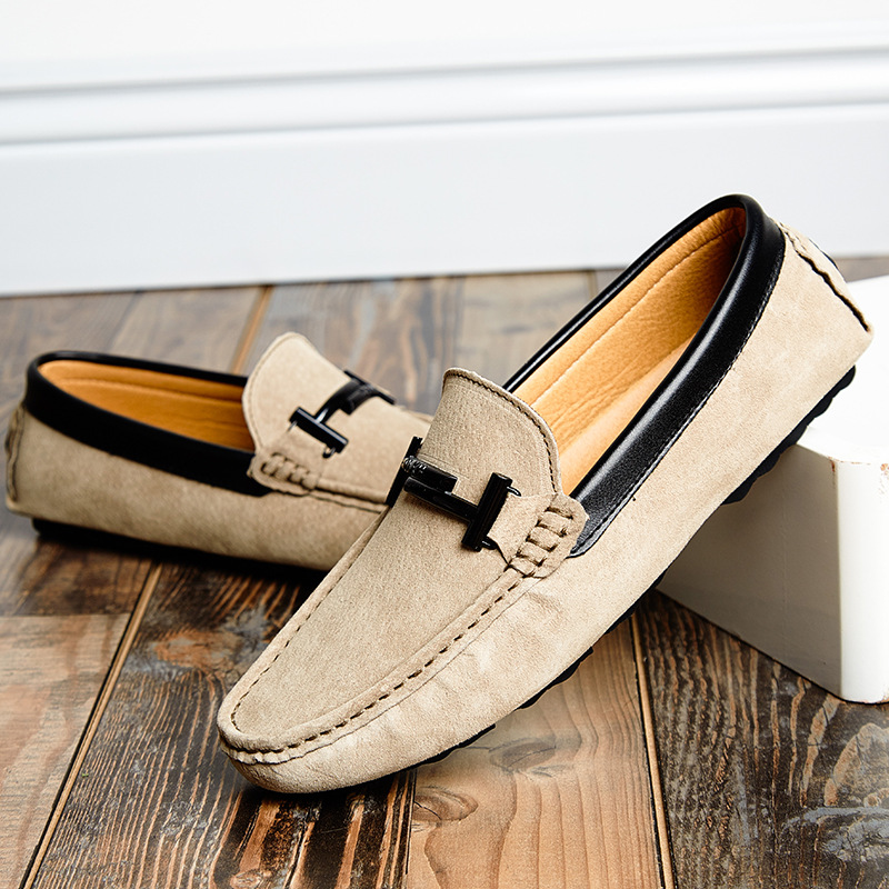 Title 5, Low-top suede flats